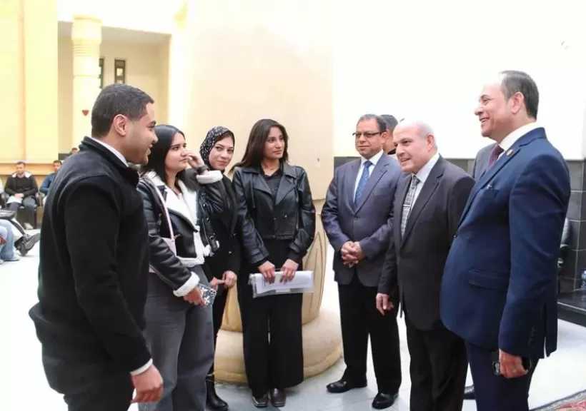 رئيس النيابة الإدارية يتفقد إجراءات سحب وتقديم ملفات المتقدمين لوظيفة معاون دفعة 2024.. صور