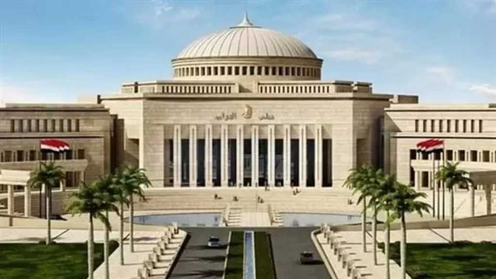 أستاذ قانون دستوري: لا نص يُلزم الحكومة بالاستقالة مع انعقاد البرلمان الجديد