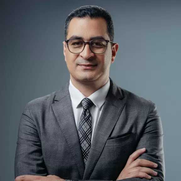 النائب محمود حسين طاهر: المواطن أولًا والعمل الميداني أساس الأداء النيابي