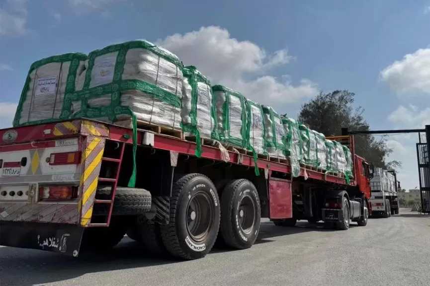 دخول أفواج شاحنات مساعدات جديدة من معبر رفح البري لإغاثة قطاع غزة