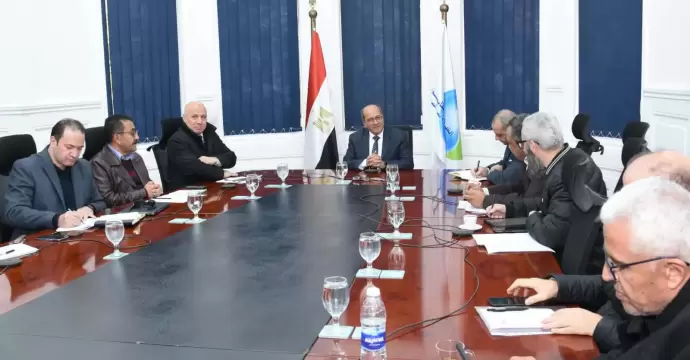 رئيس القابضة للمياه يشدد على الالتزام بالجداول الزمنية لمشروعات كفر الشيخ