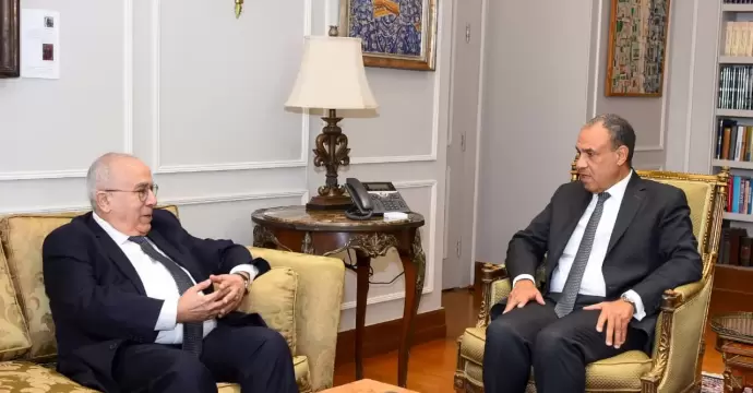 وزير الخارجية يبحث مع المبعوث الأممي سبل استعادة السلام والاستقرار في السودان