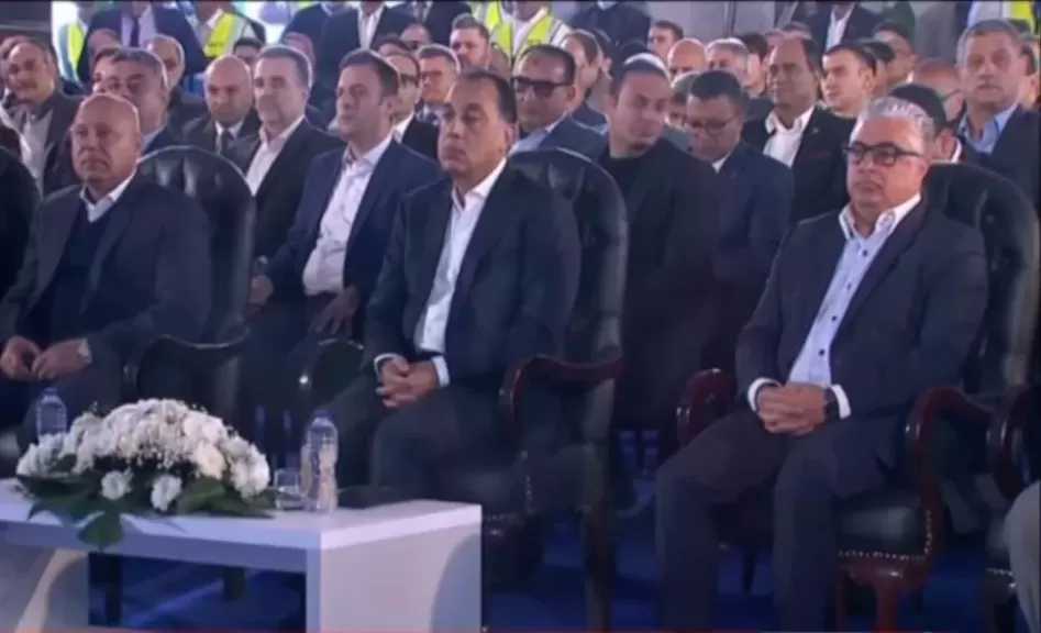بث مباشر.. رئيس الوزراء يشهد بدء التشغيل التجاري لمحطة البحر الأحمر لتداول الحاويات