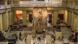 السياحة تكشف حقيقة خروج قطع أثرية نادرة في المعارض الخارجية