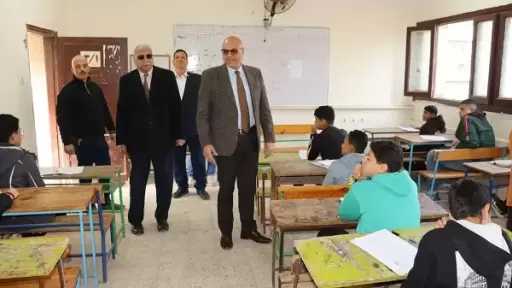 محافظ القليوبية يتفقد انطلاق امتحانات الفصل الدراسي الأول للشهادة الإعدادية