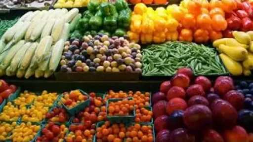 استقرار الطماطم والبطاطس وهبوط حاد في أسعار الفاكهة الموسمية اليوم الخميس 15 يناير