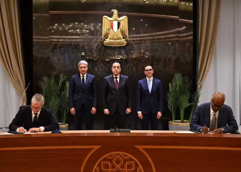 رئيس الوزراء يشهد توقيع اتفاقية مشروع ”ريكسوس وريكسوس ليفينج – مركز التجارة العالمي بالقاهرة”