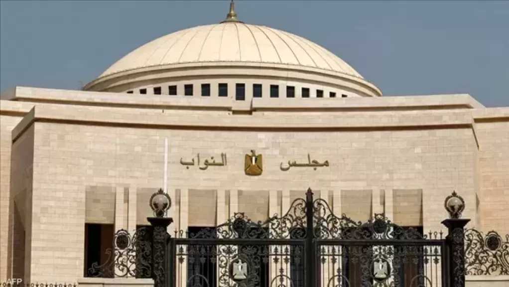 نقيب المأذونين يستغيث على الهواء ويناشد البرلمان: ”تدخلوا الأمن القومي المصري في خطر”