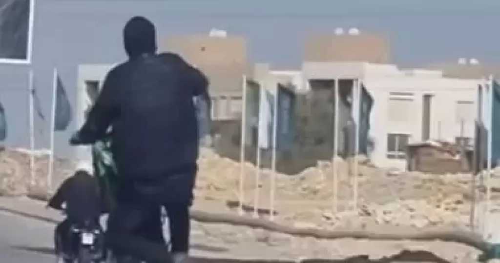 استعراض بالموتوسيكلات يرعب السائقين ويشلّ حركة المرور بـ 6 أكتوبر