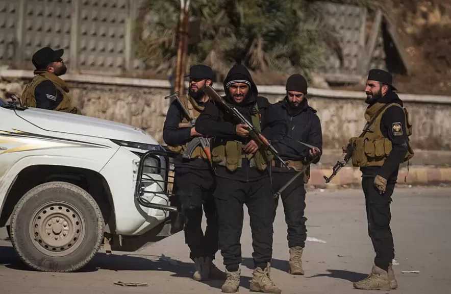 الجيش السوري يبسط سيطرته على كامل دير حافر بعد انسحاب قسد