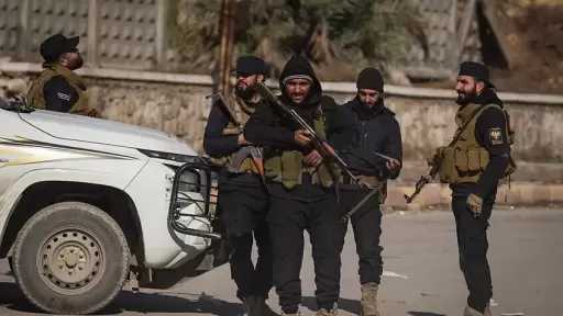 الجيش السوري يبسط سيطرته على كامل دير حافر بعد انسحاب قسد