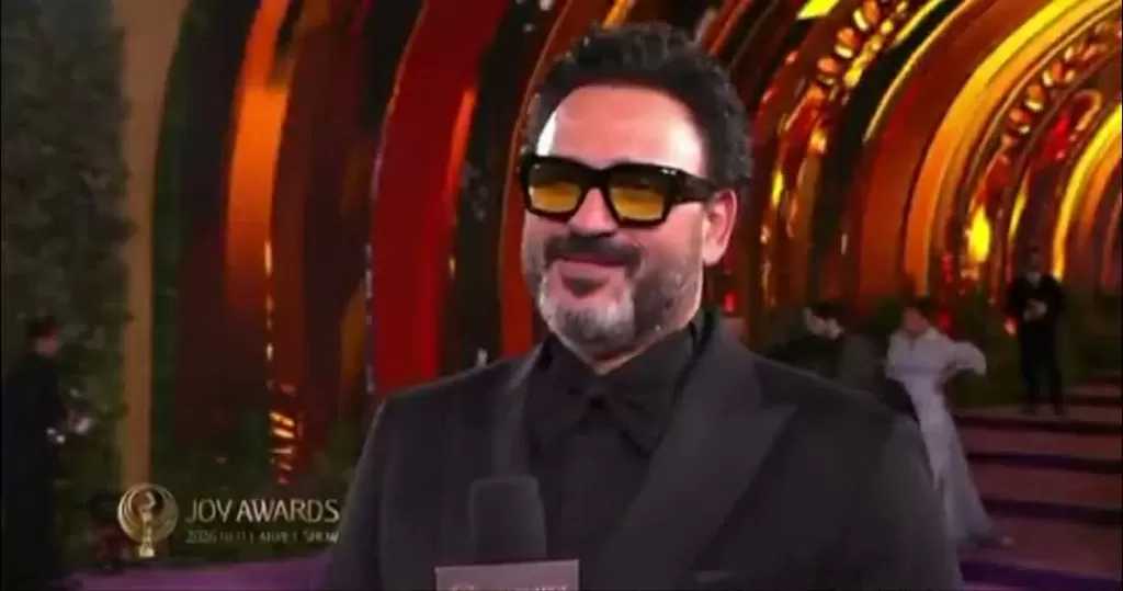 حفل Joy Awards.. أكرم حسني يشيد بأنغام: موهوبة والتعاون معها ممتع