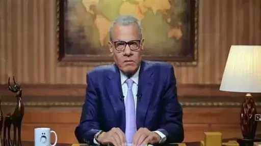 عادل حمودة يحذر من عام مليء بالتوترات العالمية والصراعات