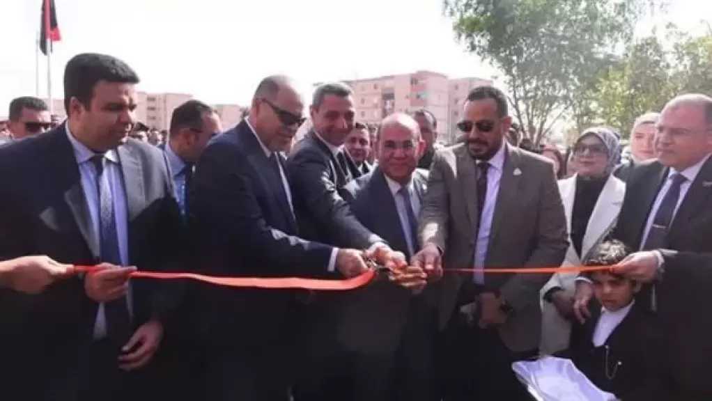 وزير العمل ومحافظ السويس يفتتحان ملتقى توظيفي ويوفر 1700 فرصة عمل لشباب المحافظة