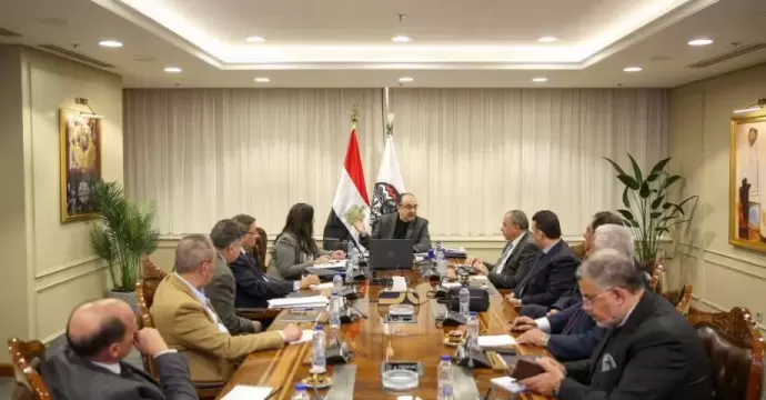 وزير قطاع الأعمال يؤكد الشراكة مع القطاع الخاص لدعم الصناعات النسيجية والصادرات