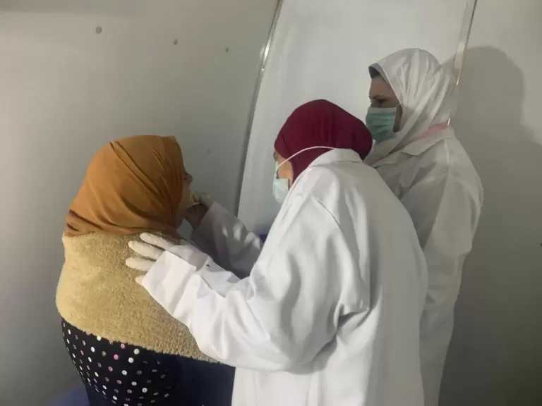 البحيرة: الكشف على 683 مريضًا في قافلة طبية بكوم حمادة