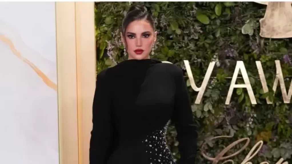 درة تخطف الأنظار بإطلالة جذابة