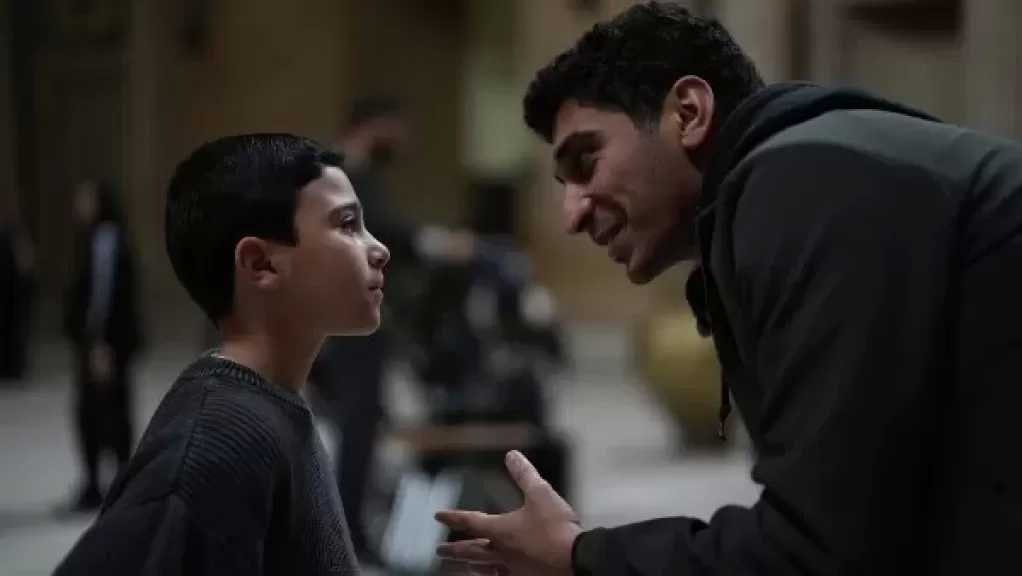 المخرج كريم الشناوي يشيد بموهبة الطفل علي البيلي بطل لام شمسية