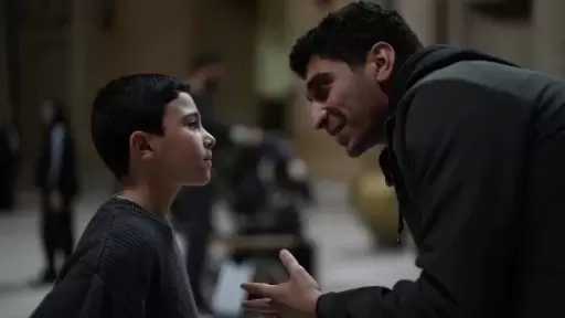 المخرج كريم الشناوي يشيد بموهبة الطفل علي البيلي بطل لام شمسية