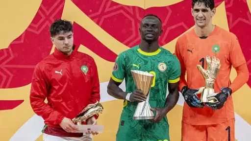 ياسين بونو يتوج بجائزة أفضل حارس في أمم أفريقيا 2025