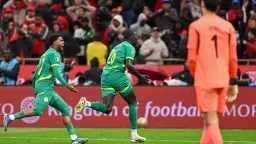 الاتحاد الإفريقي يفتح تحقيقًا عاجلًا في أحداث مباراة المغرب والسنغال