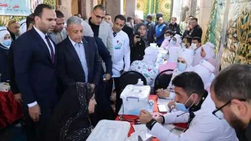 محافظ الإسماعيلية يتفقد فعاليات المرحلة الثانية من مبادرة هيئة الرعاية الصحية «دمتم سند» بمركزي القنطرة شرق وغرب بالإسماعيلية