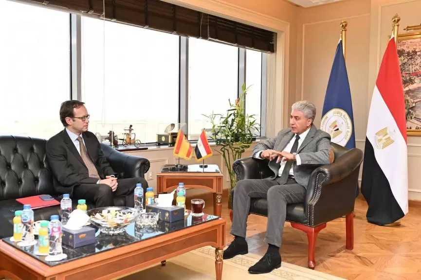 وزير السياحة والآثار يلتقي سفير إسبانيا بالقاهرة لبحث تعزيز التعاون المشترك
