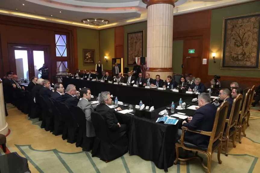 وزير الاستثمار يشارك في مائدة مستديرة مع ممثلي شركات صناعة الدينيم والنسيج التركية لتعزيز فرص الاستثمار في مصر
