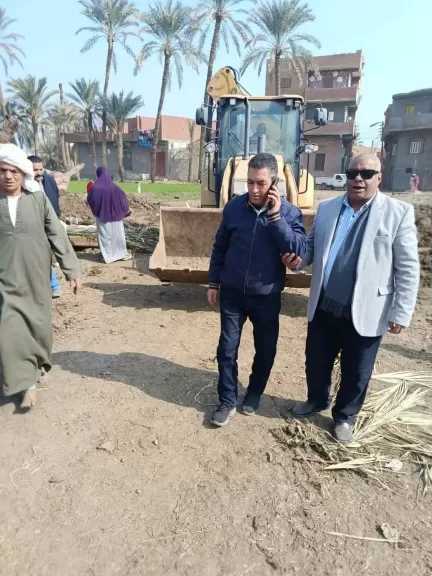 إزالة 25 تعديا في حملة مكبرة بمدينة سنورس بالفيوم