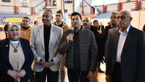 وزير الشباب والرياضة ومحافظ شمال سيناء يفتتحان أعمال تطوير الملعب القانوني بمركز شباب قاطية