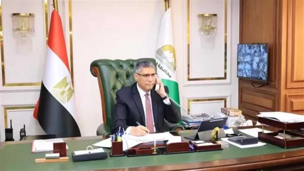 محافظ الجيزة يتواصل هاتفيًا مع طلاب الشهادة الإعدادية بمستشفى 57357 ويطمئن على حالتهم الصحية وانتظام الامتحانات