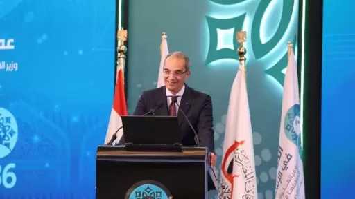 وزير الاتصالات: التوجيه البشري هو العنصر الأهم في منظومة الذكاء الاصطناعي