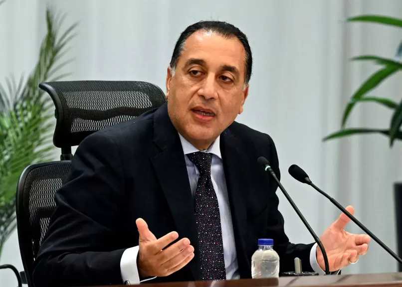 رئيس الوزراء يُهنئ وزير الداخلية بذكرى عيد الشرطة