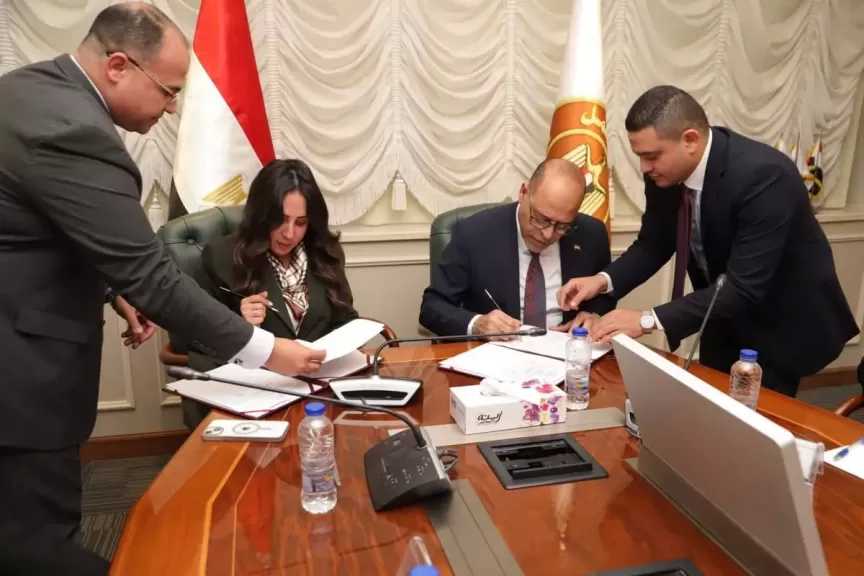 وزارة العمل توقّع عقد إدارة وتشغيل لمراكز التدريب المهني ومنظومة الفحص المهني مع «ابدأ إديو»