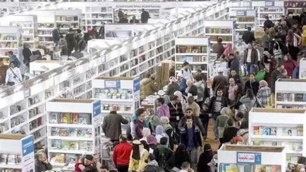 هيئة الكتاب: ”محفوظ” أيقونة الهوية المصرية في معرض الكتاب و”اللباد” يزين عالم الطفل