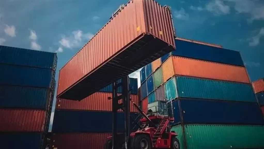 ميناء أكتوبر الجاف.. محور لوجستي متكامل يدعم حركة التجارة المصرية