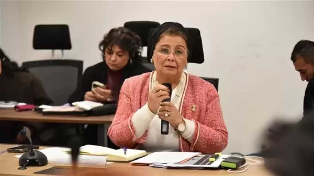 نائب وزير الصحة تبحث تطوير المرحلة الثانية من مشروع ”مركز الخدمة المجمعة”