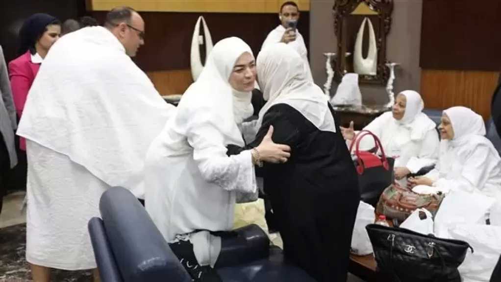 مطار القاهرة يودع أولى أفواج عمرة لجنة النشاط الرياضي بشركة الميناء