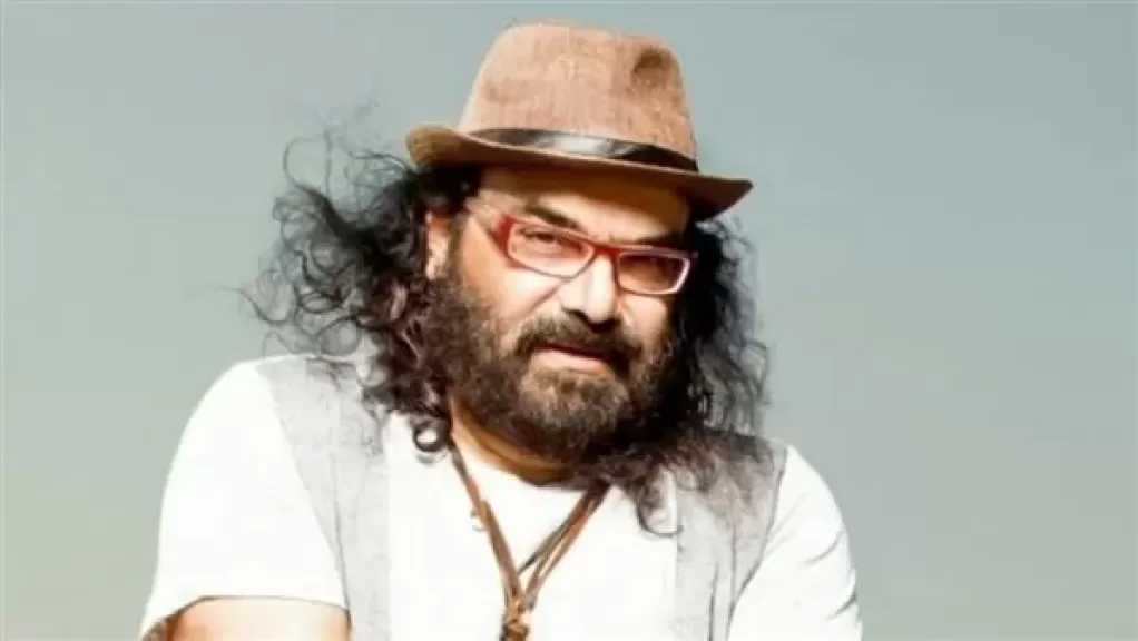 نادر أبو الليف يهدد بكشف اسم مذيعة شهيرة: «لو ما فكتش الحظر هقول كل حاجة»