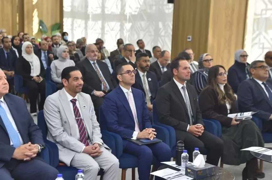 ”العلي”: ”لابد من حوار متعمق لتحويل الأفكار إلى مبادرات واقعية تتيح استشراف المستقبل”