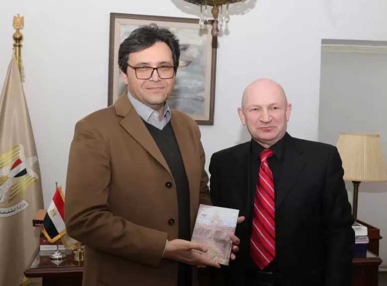 وزير الثقافة يلتقي وفد جائزة بريكس الأدبية الدولية ويؤكد الدور البارز للجائزة في تعزيز التواصل الأدبي بين الشعوب