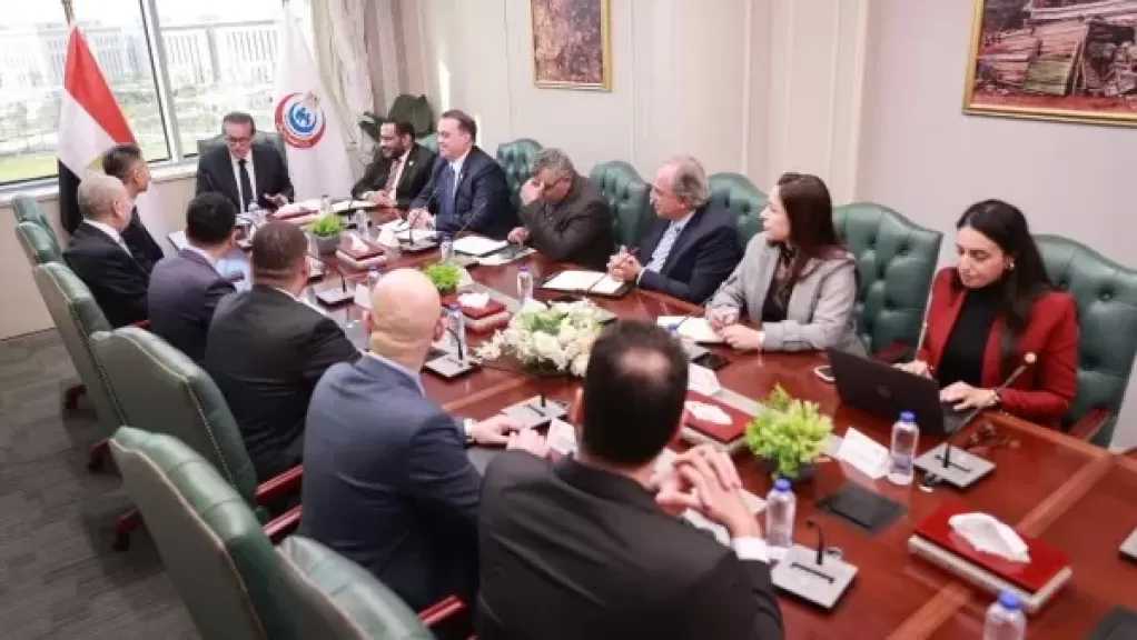 وزير الصحة يبحث مع الشركات الصينية توسيع تنفيذ المستشفيات الذكية