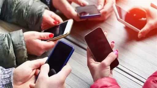 شعبة الاتصالات: أسعار الموبايلات محلية الصنع أغلى من المستوردة ويجب التصدي للأزمة