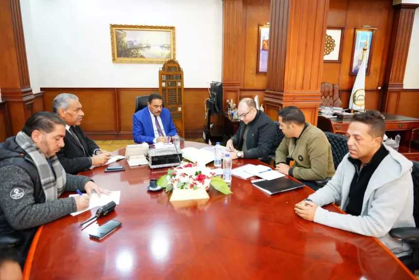 محافظ مطروح: رصف 100 كيلومتر بمرسى مطروح قبل الصيف المقبل