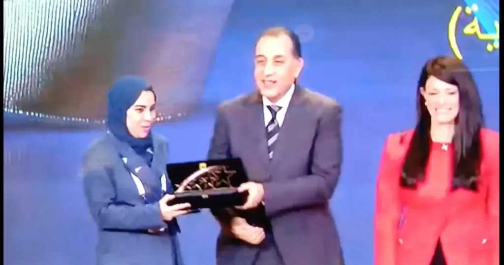 وكيل التموين بالإسكندرية يهنئ العاملين بمركز خدمات شرق لفوزهم بجائزة التميز الحكومي