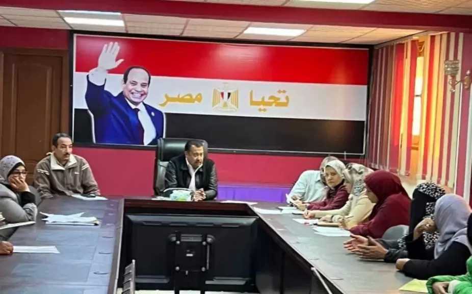 رئيس مدينة سفاجا يبحث مطالب المواطنين في لقائه الدوري