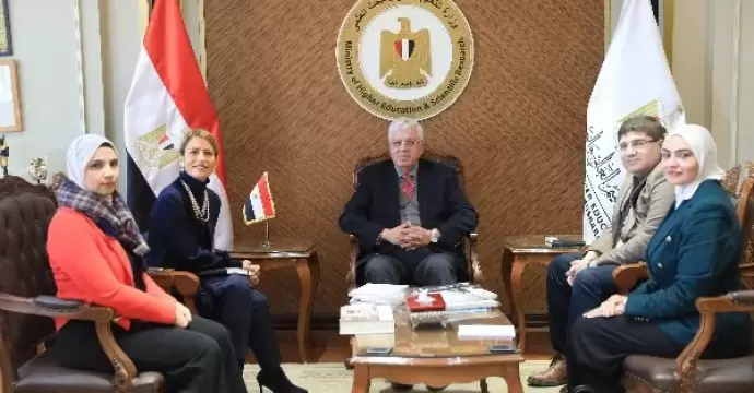 وزير التعليم العالي يبحث توسيع شبكة نوادي اليونسكو بالجامعات