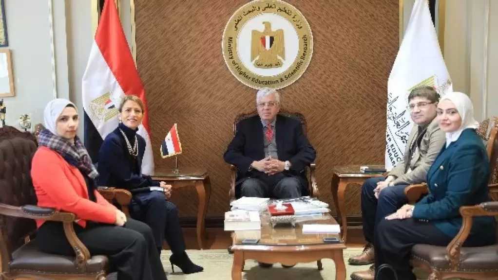 وزير التعليم العالي يبحث توسيع شبكة نوادي اليونسكو بالجامعات