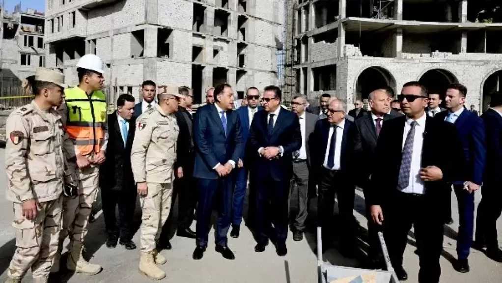 مدبولي: القطاع الطبي يحظى بأولوية مُتقدمة على أجندة عمل الحكومة