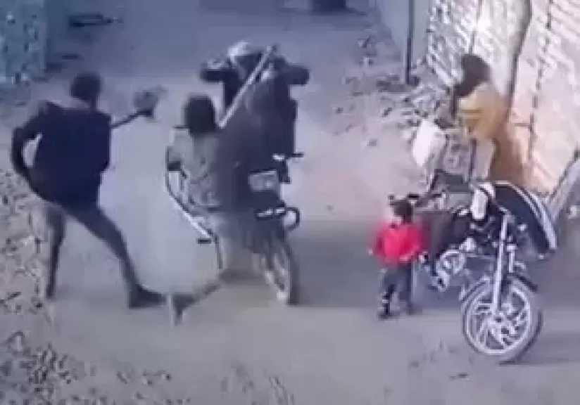 ضبط المتهمين بالتعدي بفأس على أسرة بسبب خلافات الجيرة في الشرقية